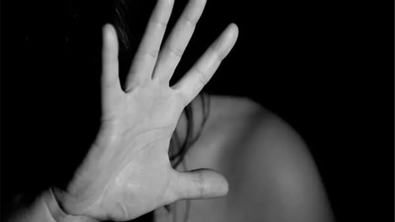 رفضت تتزوجه فنشر صورها عارية.. تفاصيل مثيرة جديدة في فضيحة السوشيال ميديا بالصف