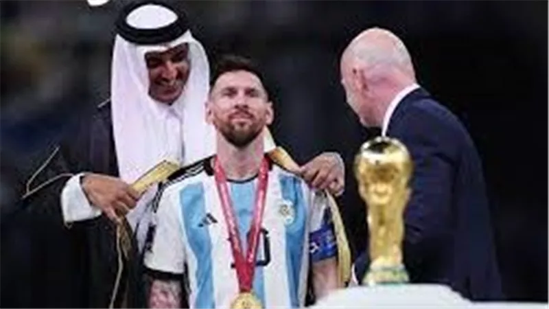  مبلغ خرافي.. قصة عرض خيالي لشراء بشت ميسي في كأس العالم 