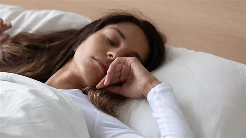 الرعشة أثناء النوم.. هل طبيعة أم تدل على مشكلة صحية خطيرة؟