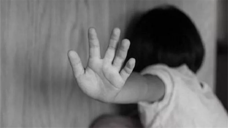 هكتبها باسمي بس أهلي يشوفوها.. تفاصيل صادمة في مقتل طفلة بولاق على يد عشيق والدتها