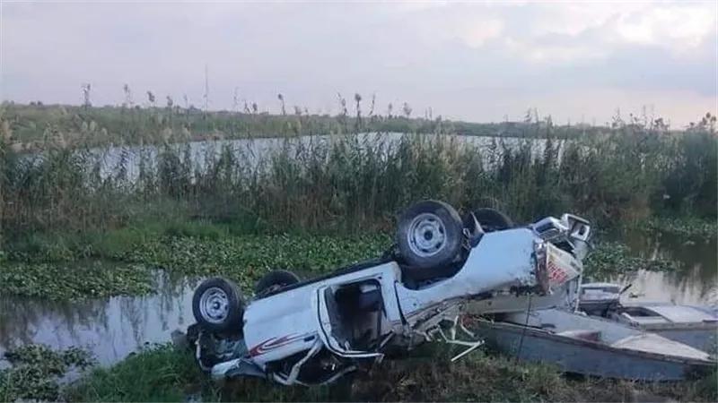 أول صور لحادث مصرع إعلامي بعد سقوط سيارة في بحيرة بالدقهلية | شاهد