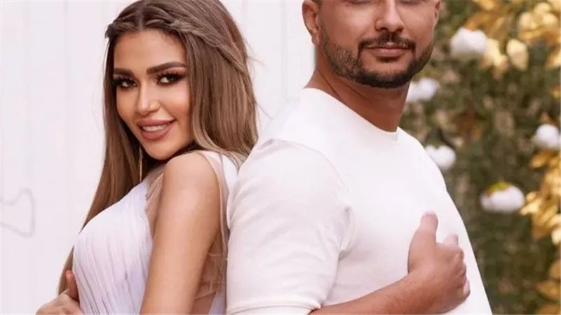 عامل نفسه حامل.. تفاصيل السخرية من علي غزلان بسبب صورته مع زوجته