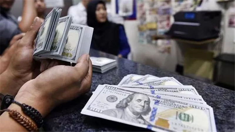 بعدما تخطي 27 جنيهًا.. سعر الدولار اليوم الجمعة 6-1-2023 
