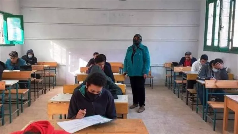 بيان عاجل.. التعليم تحسم الجدل بشأن حذف أجزاء من مناهج الترم الأول لصفوف النقل