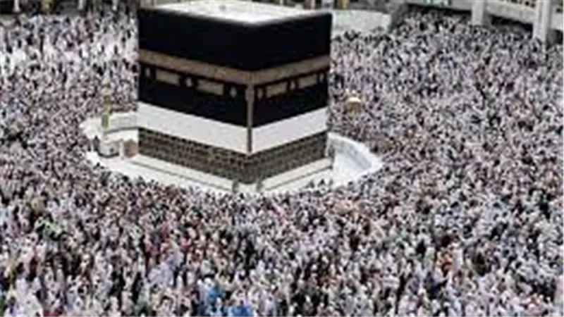 صور تكشف علامة أخبر عنها النبي.. هل ظهرت إحدى علامات الساعة في مكة؟ | شاهد