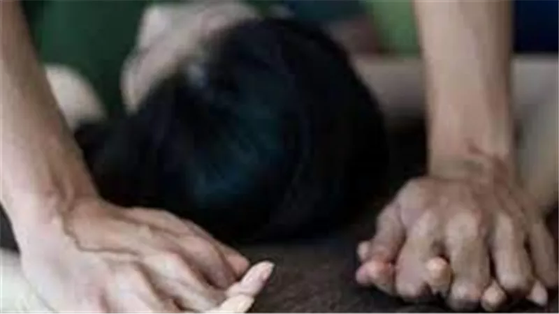 علاقة غير شرعية.. تفاصيل مثيرة في حمل فتاة من تاجر سفاحا والتخلص من طفلها بمترو حلوان