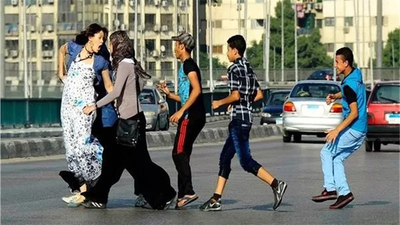 مقدرش يستحمل معاكسة بنته.. القصة الكاملة لوفاة أب بأزمة قلبية أثناء مشاجرة