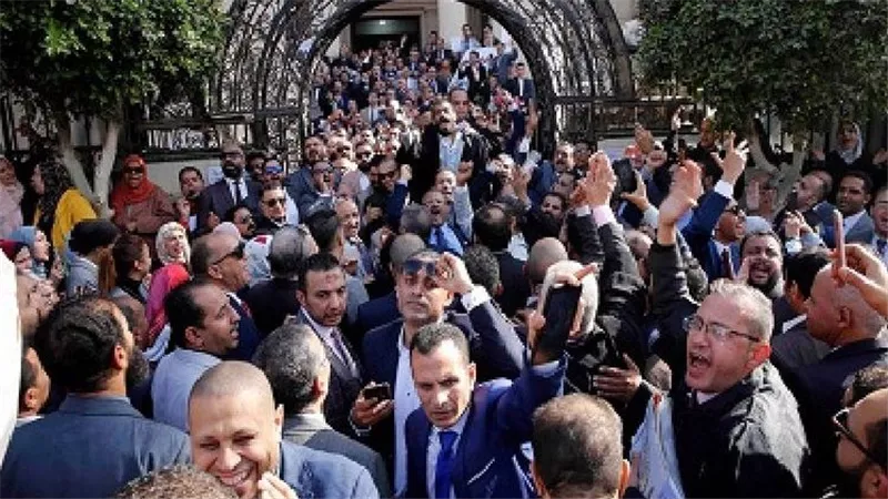 أول تعليق رسمي.. المحامين تكشف حقيقة حل أزمة محاميي مطروح