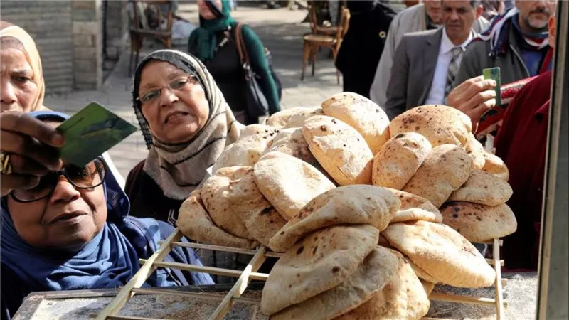 بعد تطبيق الكارت الجديد.. ما هو سعر رغيف العيش وكيف تحصل عليه؟