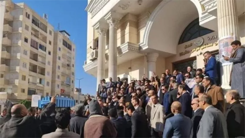 الحكم في القضية 5 فبراير.. تفاصيل إخلاء سبيل محامين مطروح