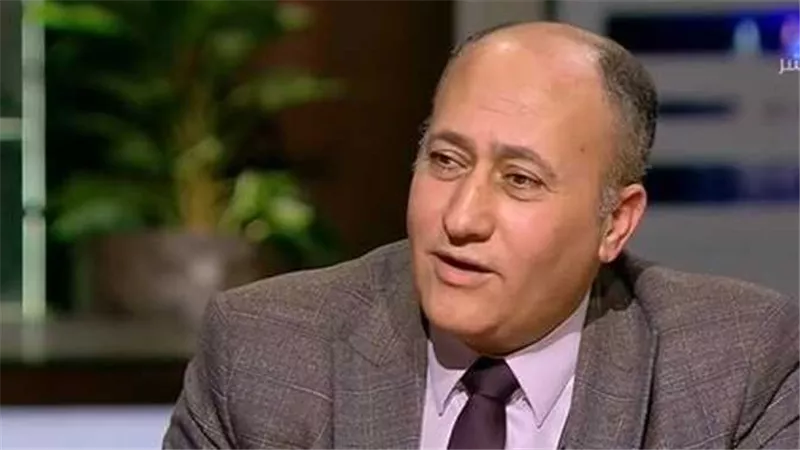 غسالة الأطفال بوظت جوازه.. وكيل نقابة المأذونين يحكي أغرب موقف خلال عقد زواج | فيديو