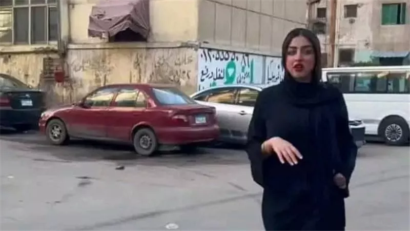 ملكة جمال العشوائيات.. شاهد صور بسمة حجازي المثيرة للجدل بعد القبض عليها