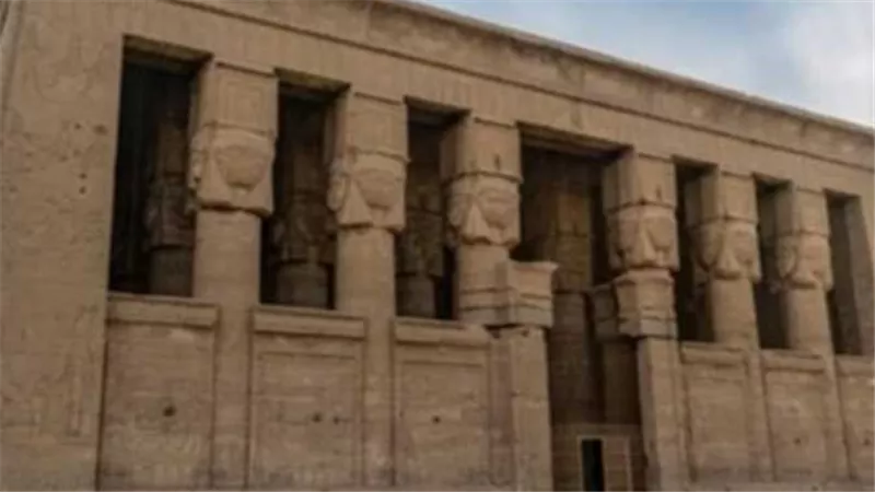 على مقصورة الولادة الإلهية.. حكاية ظاهرة فلكية تبهر العالم في معبد دندرة