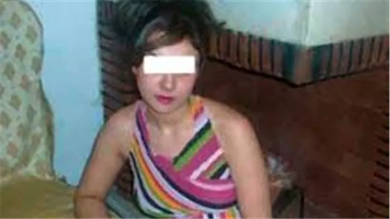 فضيحة في محكمة الأسرة..رجل للقاضي: دي هدية زوجتي لعشيقها ومش قادر احكى اللى حصل