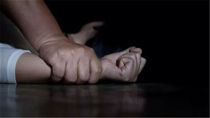 تفاصيل مثيرة.. السجن 10 سنوات لسائق خطف طفلة واعتدى عليها جنسيا في الإسكندرية