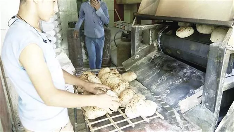 أين يباع العيش والكارت؟.. ما هو موعد بدء كارت الخبز الجديد وسعر الرغيف؟