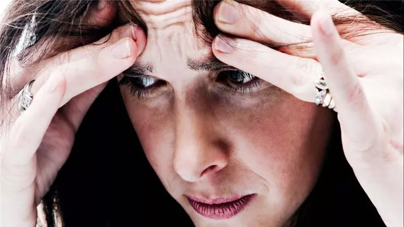 لا تتناولها..4 أنواع من الأطعمة والمشروبات مضرة بصحة العقل