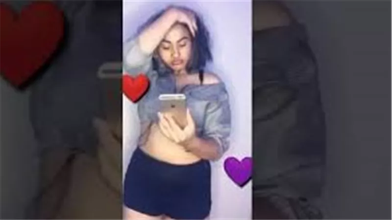 رقص ولبس مثير..أعمال منافية للأداب وراء سجن فتاة التيك توك موكا حجازي 