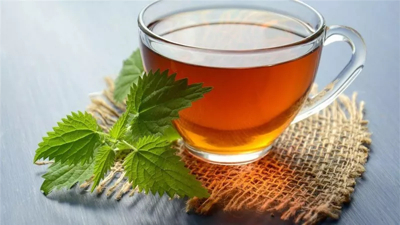 احذر.. تناول 13 كوب شاي يوميا يزيد احتمال الإصابة بهذا المرض 