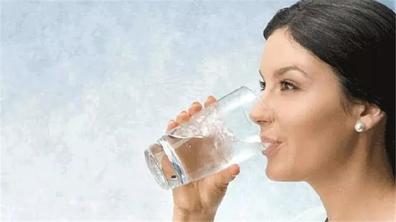  أول ما تصحى.. أفضل 5 أوقات لشرب الماء ونصائح مهمة التزم بها