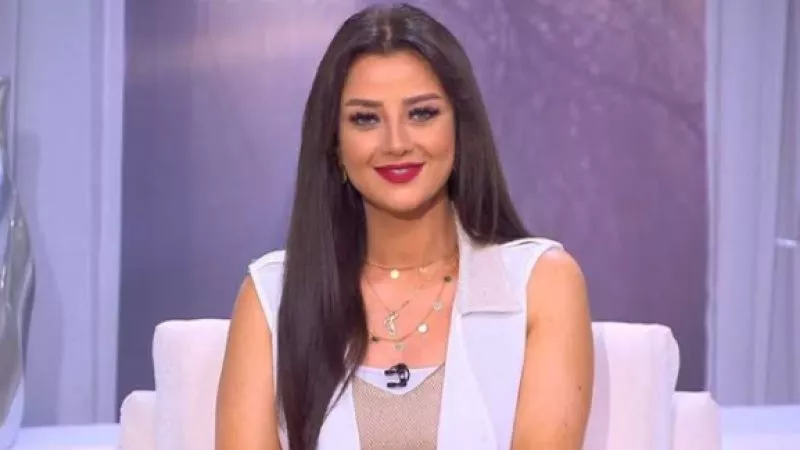  بعد أنباء خطوبتها.. إطلالة جديدة تضع رضوى الشربيني في مأزق | شاهد 