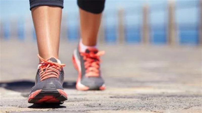 دراسة جديدة تكشف.. ماذا يفعل المشي يوميا في عُمرك؟ 