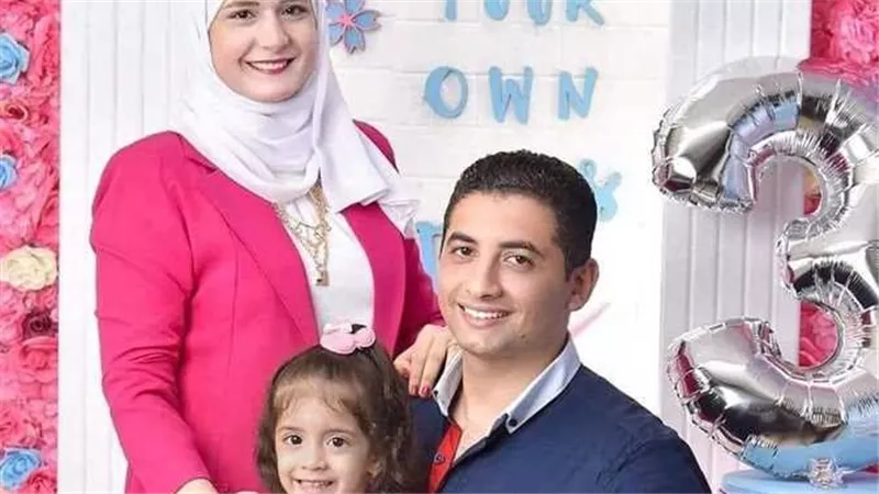  احتفلا بعيد زواجهما الرابع وماتا.. تفاصيل مأساوية في وفاة أسرة بحادث مروع على طريق الإسماعيلية | شاهد