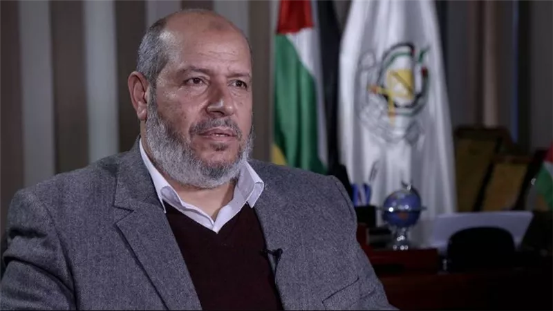 كيف يستغل خليل الحية علاقته بناصر القدوة لخدمة مصالحه الشخصية ؟