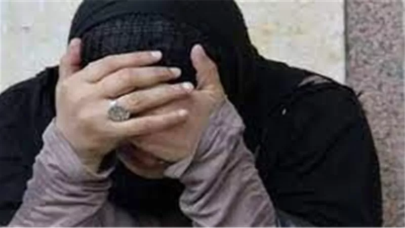 دفنتها بمقلب قمامة.. تفاصيل مثيرة في حبس سيدة قتلت طفلتها بمساعدة عشيقها لسبب صادم