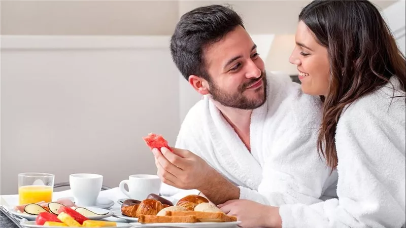أبرزها الفلفل.. أطعمة مفيدة قبل العلاقة الزوجية 