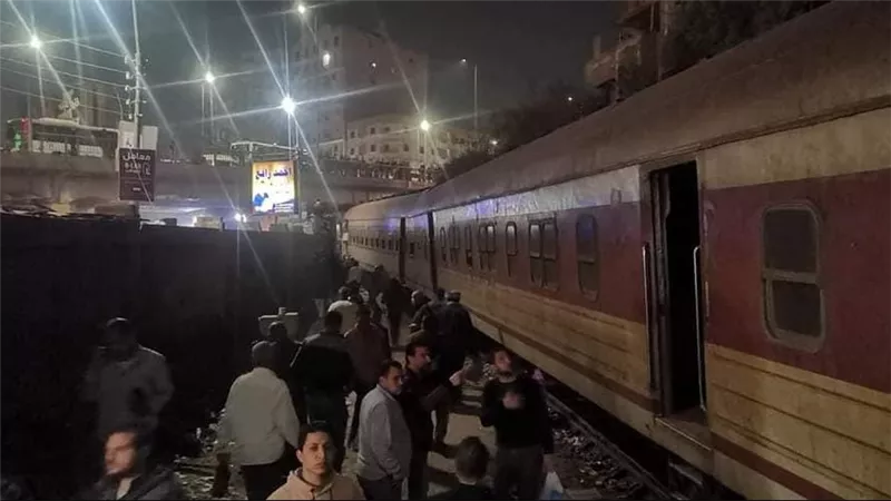 حاول تفادي كارثة.. مصدر بالسكة الحديد يكشف مفاجأة عن سبب حادث قطار قليوب