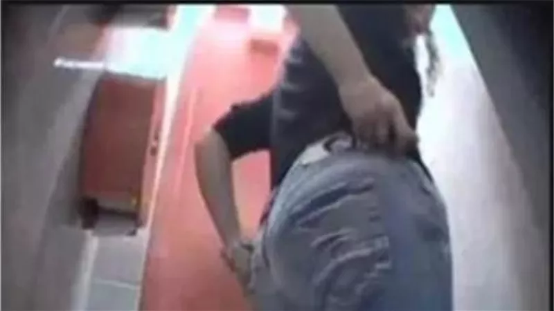 وصلة ضرب بالحذاء.. كيف انكشفت حيلة ممرض المنوفية لتصوير السيدات في الحمام؟