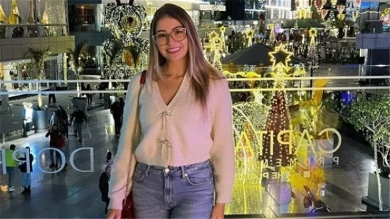 بملابس ملفتة.. زوجة نجم الأهلي تخطف الأنظار بجمالها | شاهد