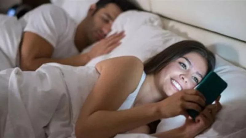كانت في حضني وبتخوني مع ابن عمها.. تفاصيل مثيرة عن مأساة الزوج المخدوع أمام محكمة الأسرة