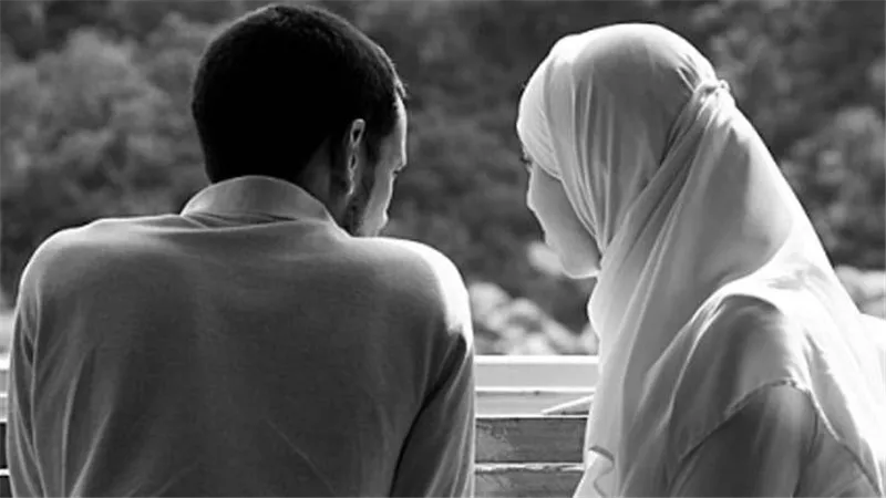 مكروهة وقد تبطل الصيام.. آمين الفتوى يحذر من أمور بين الزوجين في نهار رمضان | فيديو