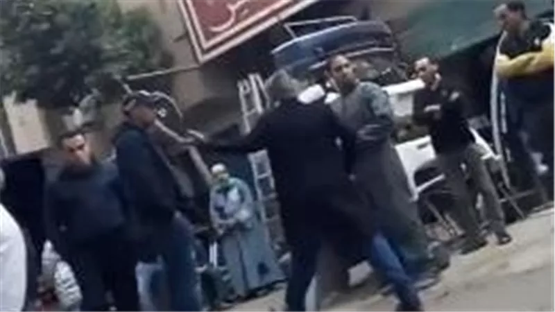 ألفاظ خارجة..محمد سعد يهين ويتعدي على فريق عمل مسلسل الإكس لانس