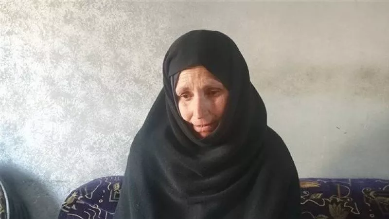 الابن العاق.. قرار جديد ضد المتهم بتعذيب أمه وطردها من منزلها بالمحلة