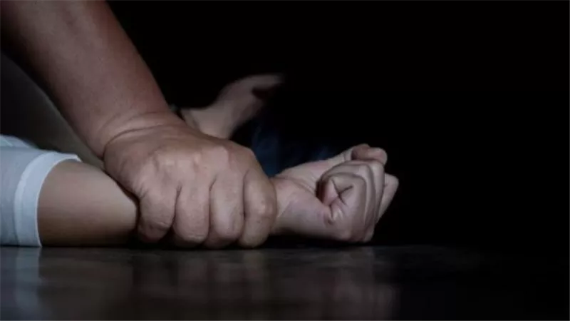 من الصبا حتى صارتا مدرستين.. تفاصيل إدانة مديرة مدرسة باغتصاب فتاتين في الفصل والمنزل والمعسكرات