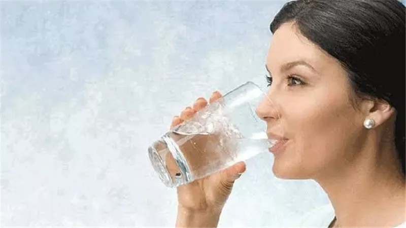  احذر.. تجاهل شرب الماء يُصيبك بهذا المرض 