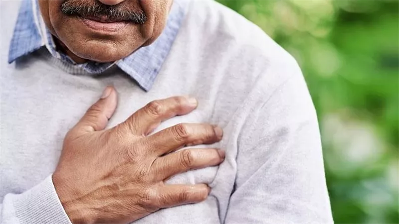 تجنبها..6 أطعمة مضرة لأمراض القلب