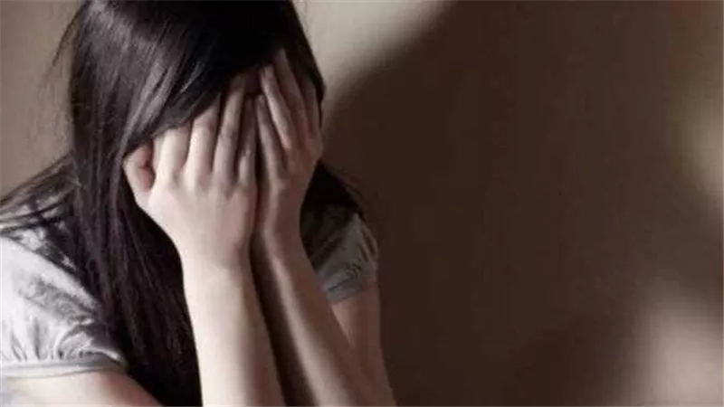 مش عارفه ابن مين.. حكاية مراهقة حملت سفاحا من شابين وتقرير طبي يفجر مفاجأة