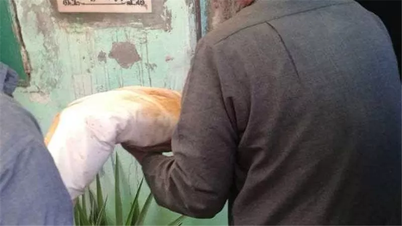 شك في سلوكها فدفنها حية.. المباحث تكتشف مفاجأة أثناء فتح القبر