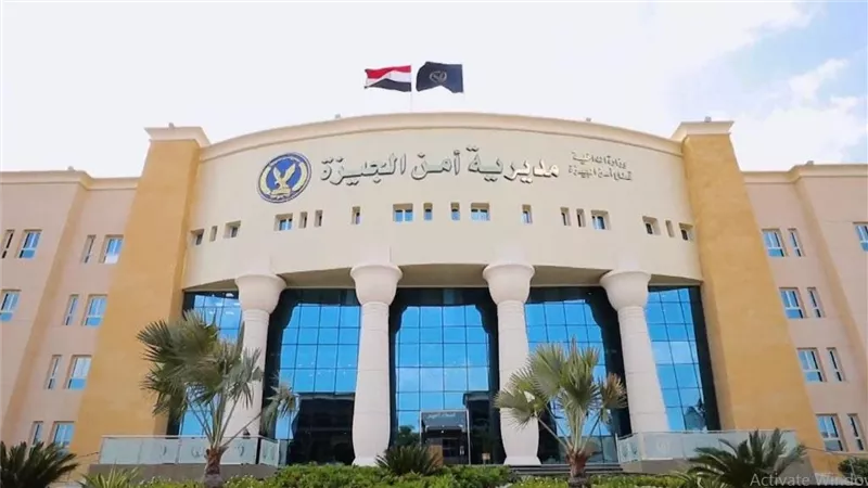 ضربوني ورموني من التالت.. لغز سقوط موظف بعقار المعتمدية