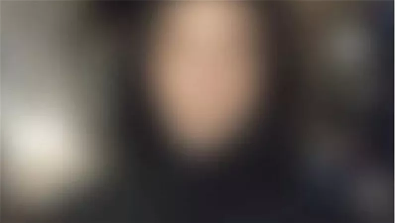في العشر الأواخر من رمضان..مطربة مصرية شهيرة تعلن ارتداء الحجاب واعتزال الغناء | شاهد