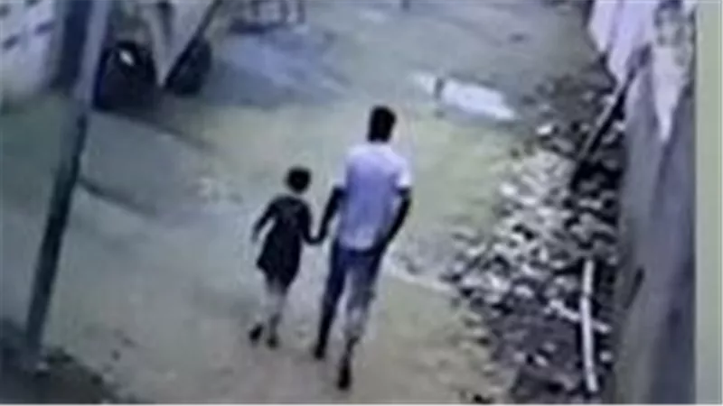 اغتصبها شاب وقتلها بطريقة مؤلمة.. جريمة مروعة ضحيتها تلميذة تهز دولة عربية | فيديو 