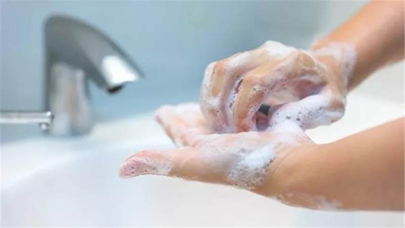 لن تتوقع السبب..لماذا يجب غسل يديك قبل العلاقة الحميمية؟
