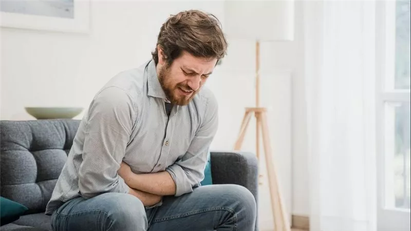 لا تتجاهله.. الشعور بضغط في هذا الجزء من البطن يهدد صحتك