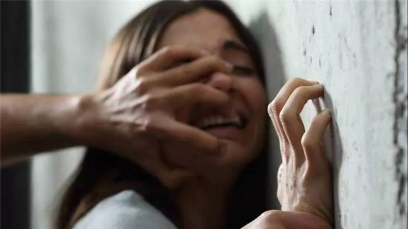 نام جانبها وتحرش بها.. تفاصيل جديدة في اتهام منظم رحلات بهتك عرض سائحة في الصحراء