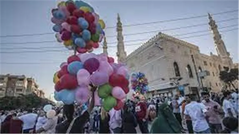 الأزهر للفتوى يحسم الجدل.. هل تسقط صلاة الجمعة يوم العيد؟ 