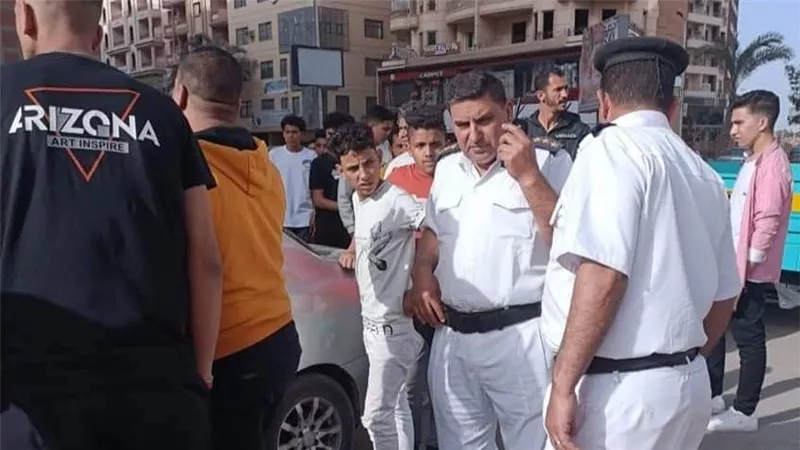 تحرك أمنى سريع.. قلع هدومه وسط الشارع وخوّف الناس بعصاية | شاهد